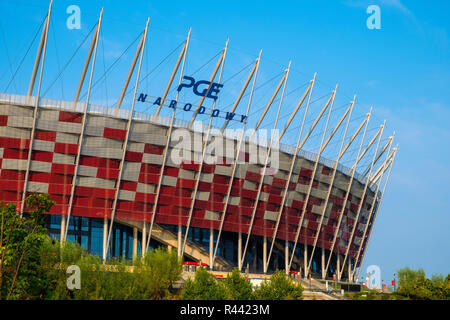 Warszawa, Masowien/Polen - 2018/09/02: Außen der PGE Narodowy Nationalstadion in Praga in Warschau, mit einziehbarem Dach, servin Stockfoto