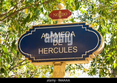 Straßenschild für Alameda de Hercules in Sevilla, Spanien, in Europa Stockfoto