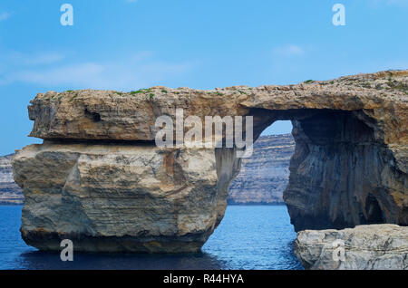 Rock Formation namens "Azure Window' auf der maltesischen Insel Gozo. Diese Felsformation wurde während eines Sturms im Jahr 2017 zerstört. Stockfoto