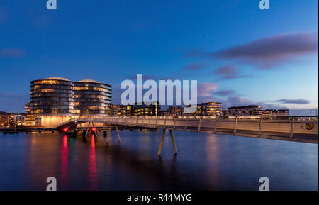 Die Quay Brücke (Bryggebroen) bei Sonnenuntergang, Kopenhagen, Dänemark Stockfoto