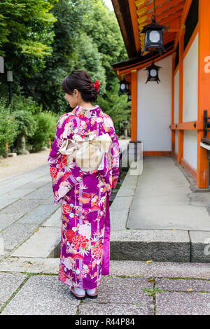Rückansicht der japanischen Frau mit Kimono Stockfoto