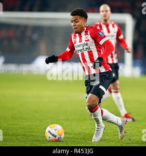 EINDHOVEN, PSV-Heerenveen, Fußball, Saison 2018/2019, niederländischen Eredivisie, Philips Stadion, 24-11-2018. PSV Spediteur Donyell Malen auf den Ball während des Spiels PSV-Heerenveen (3-0). Stockfoto