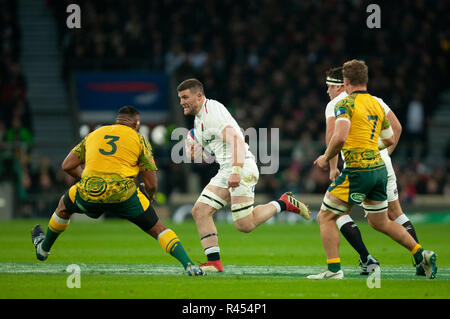 Twickenham, UK. 24. November 2018. England's Mark Wilson läuft mit dem Ball im Quilter Internationale Rugby-Spiel zwischen England und Australien. Andrew Taylor/Alamy leben Nachrichten Stockfoto