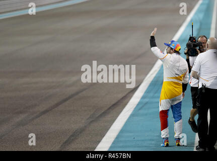 Motorsport: FIA Formel Eins-Weltmeisterschaft 2018, Grand Prix von Abu Dhabi, Weltmeisterschaft; 2018; Grand Prix; Abu Dhabi, #14 Fernando Alonso (ESP, Mc Laren-Renault), winken Fans goodby 25.11.2018. | Verwendung weltweit Stockfoto