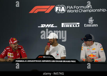 &#Xa9; Foto 4/LaPresse 25/11/2018 Abu Dhabi, VAE Sport Formel 1 Grand Prix von Abu Dhabi 2018 Im Pic: Rennen Pressekonferenz: 1. position Lewis Hamilton (GBR) Mercedes AMG W 1 W 09 2. position Sebastian Vettel (GER) Scuderia Ferrari SF 71H 3. position Max Verstappen (NED) Red Bull Racing RB 14. Stockfoto