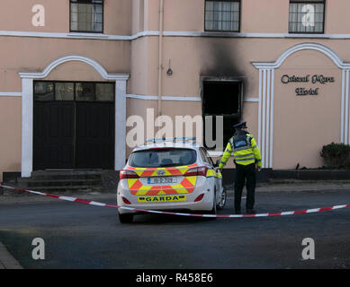 Moville, County Donegal, Irland, 25. November 2018. Gardasee an der Szene von einem Feuer in einem Hotel Caiseal Mara in Moville, County Donegal Irland die 100 Asylbewerber Haus. Brandstiftung vermutet: Mickey Rooney/Alamy leben Nachrichten Stockfoto