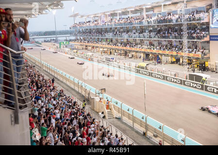 Abu Dhabi, VAE. November 25, 2018 - Yas Marina Circuit, Abu Dhabi, UAE: Letzter Tag des Abu Dhabi Grand Prix Formel 1. Credit: Fahd Khan/Alamy leben Nachrichten Stockfoto