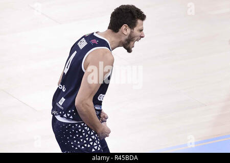 Foto Richard Morgano/LaPresse 25 Novembre 2018 Brescia, Italia Sport Warenkorb Serie A 2018/2019, Germanen Warenkorb Brescia vs Fiat Torino Nella Foto: Marco Ceron Foto Richard Morgano/LaPresse November 25, 2018 Brescia, Italien Sport Warenkorb Serie A 2018/2019, Germanen Warenkorb Brescia Fiat Torino Im pic vs: Marco Ceron Stockfoto