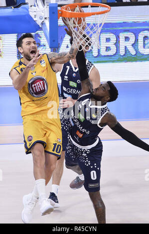 Foto Richard Morgano/LaPresse 25 Novembre 2018 Brescia, Italia Sport Warenkorb Serie A 2018/2019, Germanen Warenkorb Brescia vs Fiat Torino Nella Foto: Carlos DELFINO Foto Richard Morgano/LaPresse November 25, 2018 Brescia, Italien Sport Warenkorb Serie A 2018/2019, Germanen Warenkorb Brescia Fiat Torino Im pic vs: delfino Carlos Stockfoto