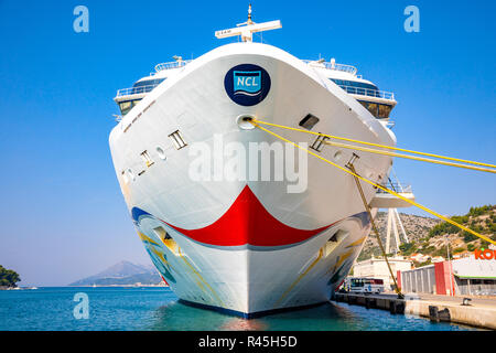 Dubrovnik, Kroatien - 20.10.2018: Kreuzfahrtschiff Norwegian Star ist in den Hafen von Dubrovnik, Kroatien Stockfoto