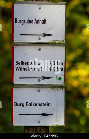 Wanderwegbeschilderung im Harz Stockfoto