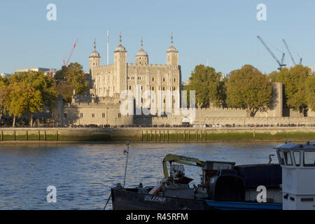 Der Tower von London, Central London, London. UK. 22. Oktober 2018. DE. Der Tower von London, der Heimat der Kronjuwelen, Oktober 2018. Stockfoto