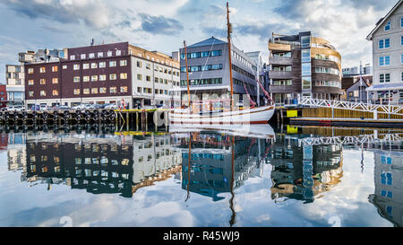 Hafen im Zentrum von Tromsø in Norwegen northerm Stockfoto