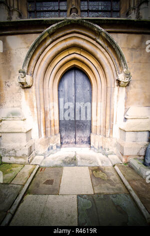 Weinstmister Abbey in London alte Kirchentür und Marmor Antik Wand Stockfoto