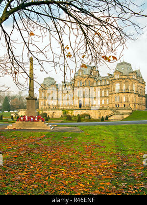 Die Bowes Museum im Teesdale Marktstadt Barnard Castle County Durham von John und Josephine Bowes 1869 im Stil eines französischen Schlosses gegründet. Stockfoto