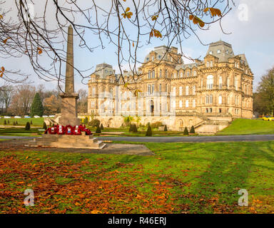 Die Bowes Museum im Teesdale Marktstadt Barnard Castle County Durham von John und Josephine Bowes 1869 im Stil eines französischen Schlosses gegründet. Stockfoto