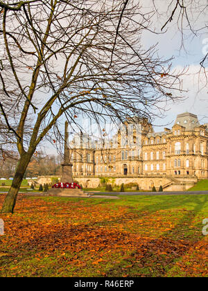 Die Bowes Museum im Teesdale Marktstadt Barnard Castle County Durham von John und Josephine Bowes 1869 im Stil eines französischen Schlosses gegründet. Stockfoto