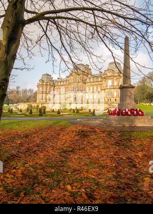 Die Bowes Museum im Teesdale Marktstadt Barnard Castle County Durham von John und Josephine Bowes 1869 im Stil eines französischen Schlosses gegründet. Stockfoto