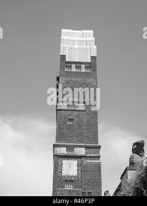 Schwarze und weiße Hochzeitsturm in Darmstadt. Stockfoto