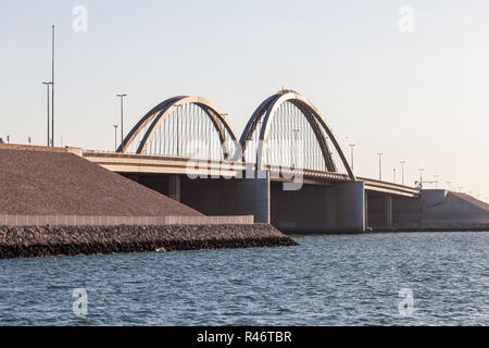Sheikh Khalifa Bin Salman Brücke in Bahrain Stockfoto