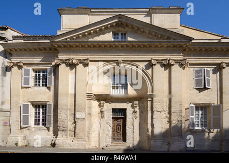 Die klassische Fassade des Eglise des Minimes c 16-18., gegründet 1326, oder 57 Kirche, ehemals Eglise Notre Dame Wunder, Avignon Provence Frankreich Stockfoto