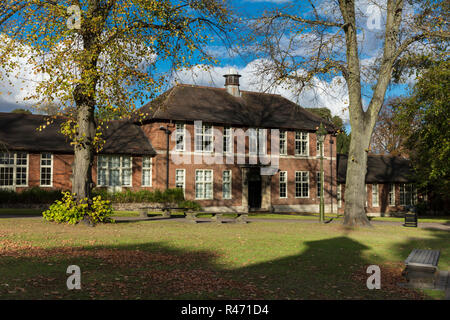 Bournville, Birmingham, UK, 29. Oktober 2018, Bournville Village Green Stockfoto