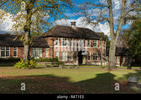 Bournville, Birmingham, UK, 29. Oktober 2018, Bournville Village Green Stockfoto