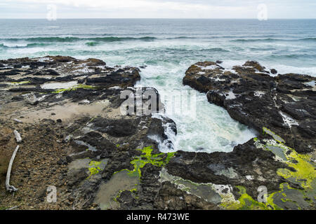 Cape Perpetua Scenic Area. Basaltische Landzungen entlang der Küste, Yachats, Oregon, USA. Stockfoto