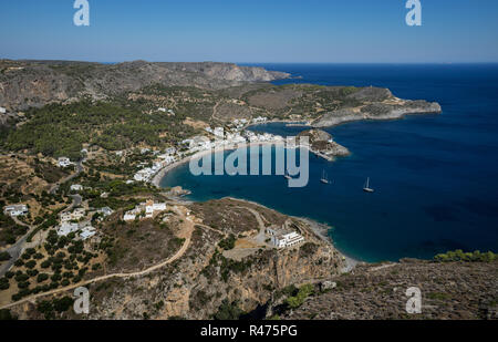 Das malerische Dorf Kapsali in Kythira Island, Griechenland, von oben gesehen. Stockfoto