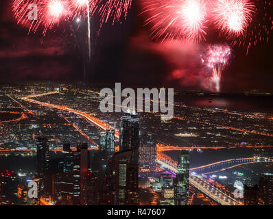 Erstaunliche neue Jahr Feuerwerk in Dubai, VAE Stockfoto