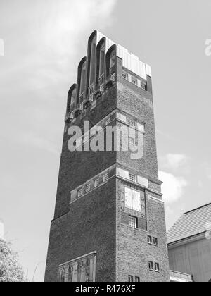 Schwarze und weiße Hochzeitsturm in Darmstadt. Stockfoto