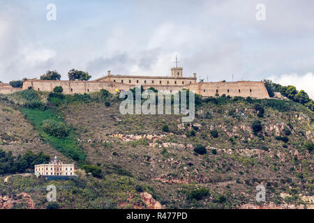 Barcelona Montjuic Castle und Leuchtturm, Spanien Stockfoto