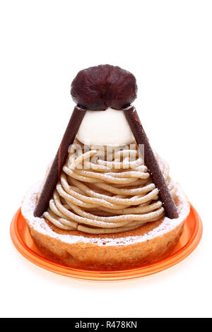 Mont Blanc Kuchen auf weißem Hintergrund Stockfoto