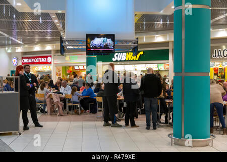 Food Court im Lowry Outlet Mall an der MediaCityUK Stockfoto