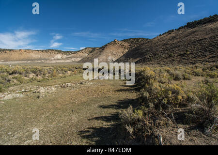 Inter-berg Becken Big sagebrush Shrubland in Rio Blanco County, Colorado, USA. Stockfoto