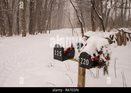 Eingerichteten ländlichen Mailboxen Stockfoto