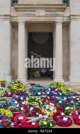 Floral Tribute an australischen National War Memorial und Denkmal für die Australischen fehlt zum 100. Jahrestag des Waffenstillstandes, Amiens, Frankreich Stockfoto