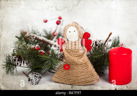 Weihnachtsdekoration mit handgefertigten Engel Stockfoto