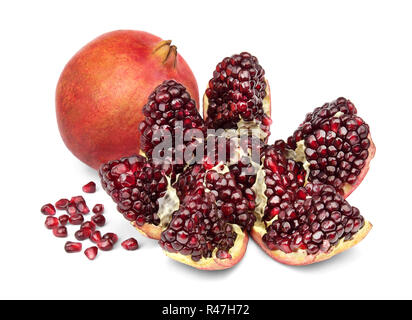 Granatäpfel und Granatapfel Körner und auf weißem Hintergrund Stockfoto