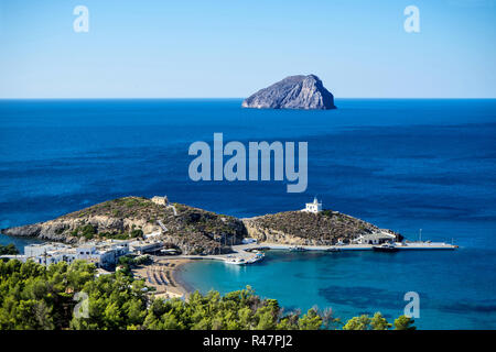 Das malerische Dorf Kapsali in Kythira Island, Griechenland, von oben gesehen. Stockfoto