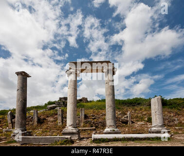 Antiken Säulen Verkleidung Hauptstraße in Perge in der Türkei Stockfoto