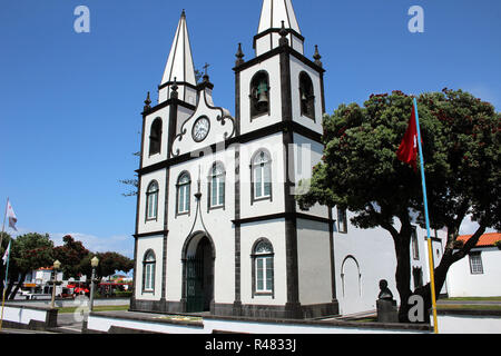 Kirche von der Hafenstadt Madalena auf der Insel Pico, Portugal Stockfoto