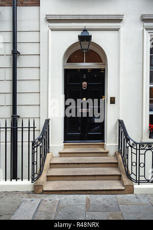 Das alte Haus von Sir Robert Walpole längste Zeit unter Premierminister von Großbritannien serviert, 5 Arlington Street, London, England Stockfoto