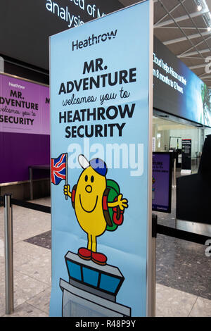 Heathrow Herr Abenteuer Willkommen in Heathrow Sicherheit am Flughafen Heathrow International Airport in London, Vereinigtes Königreich Stockfoto