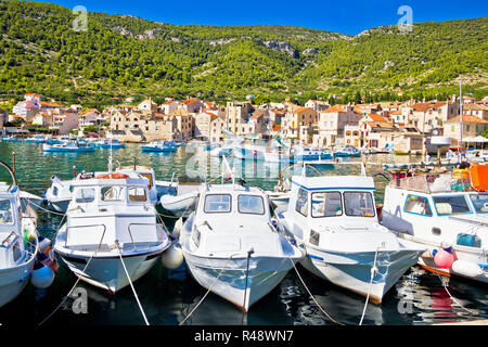 Mediterranen Dorf von Komiza waterfront Stockfoto