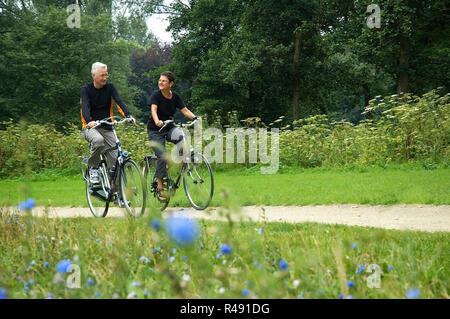 Senioren Radfahren Stockfoto