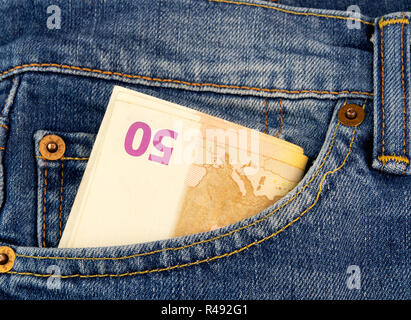 Euro-banknoten in Jeans Tasche Stockfoto