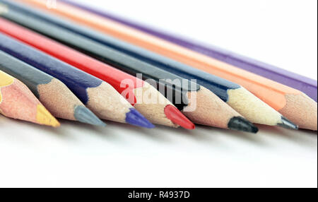 Satz von Buntstiften auf weißem Hintergrund. Foto mit Kopie Raum Stockfoto