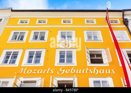 Das Geburtshaus des berühmten Komponisten Wolfgang Amadeus in Salzburg, Österreich Stockfoto