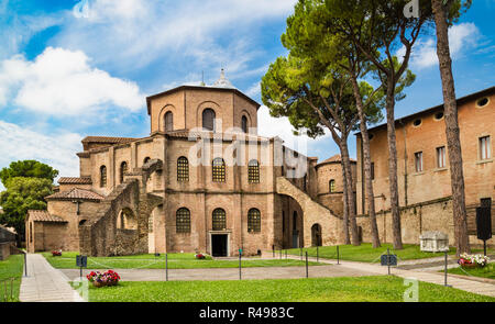 Berühmte Basilika San Vitale, eines der bedeutendsten Beispiele der frühen christlichen byzantinischen Kunst in Westeuropa, Ravenna, Emilia-Romagna, Italien Stockfoto